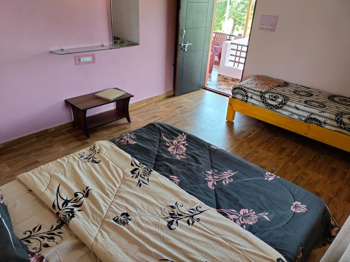 Prajwal Home Stay Hampi Eksteriør billede